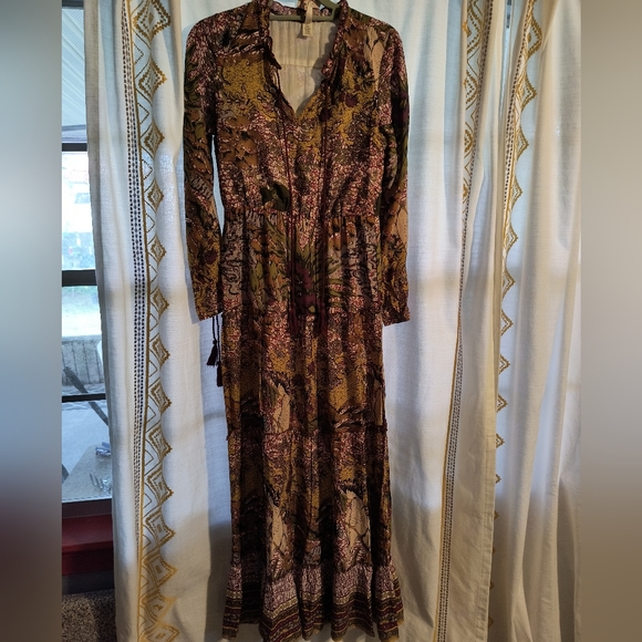 RAGA Dresses & Skirts - RAGA Fleri Maxi Dress